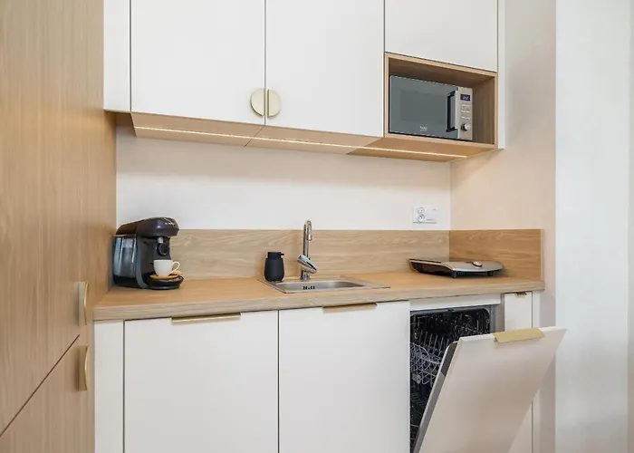 Bel Mare With Balcony By Rent Like Apartamento